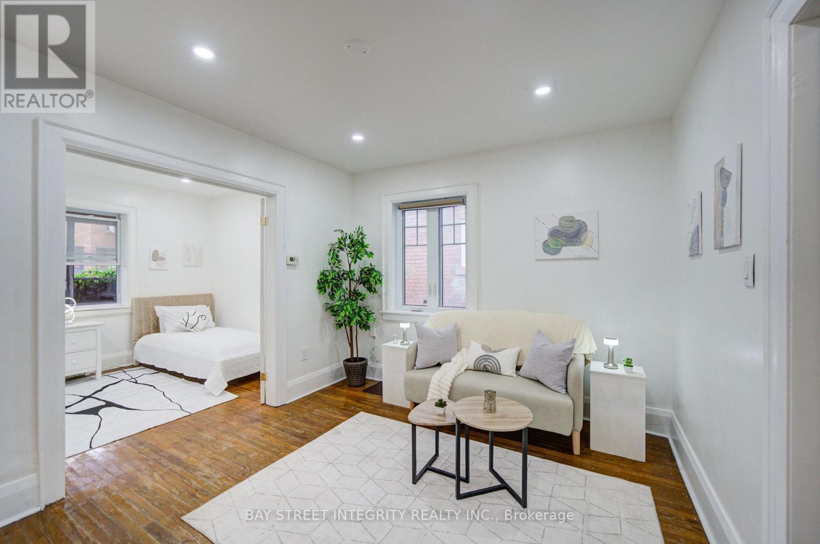 11 GLENORA AVENUE, Toronto, Ontario