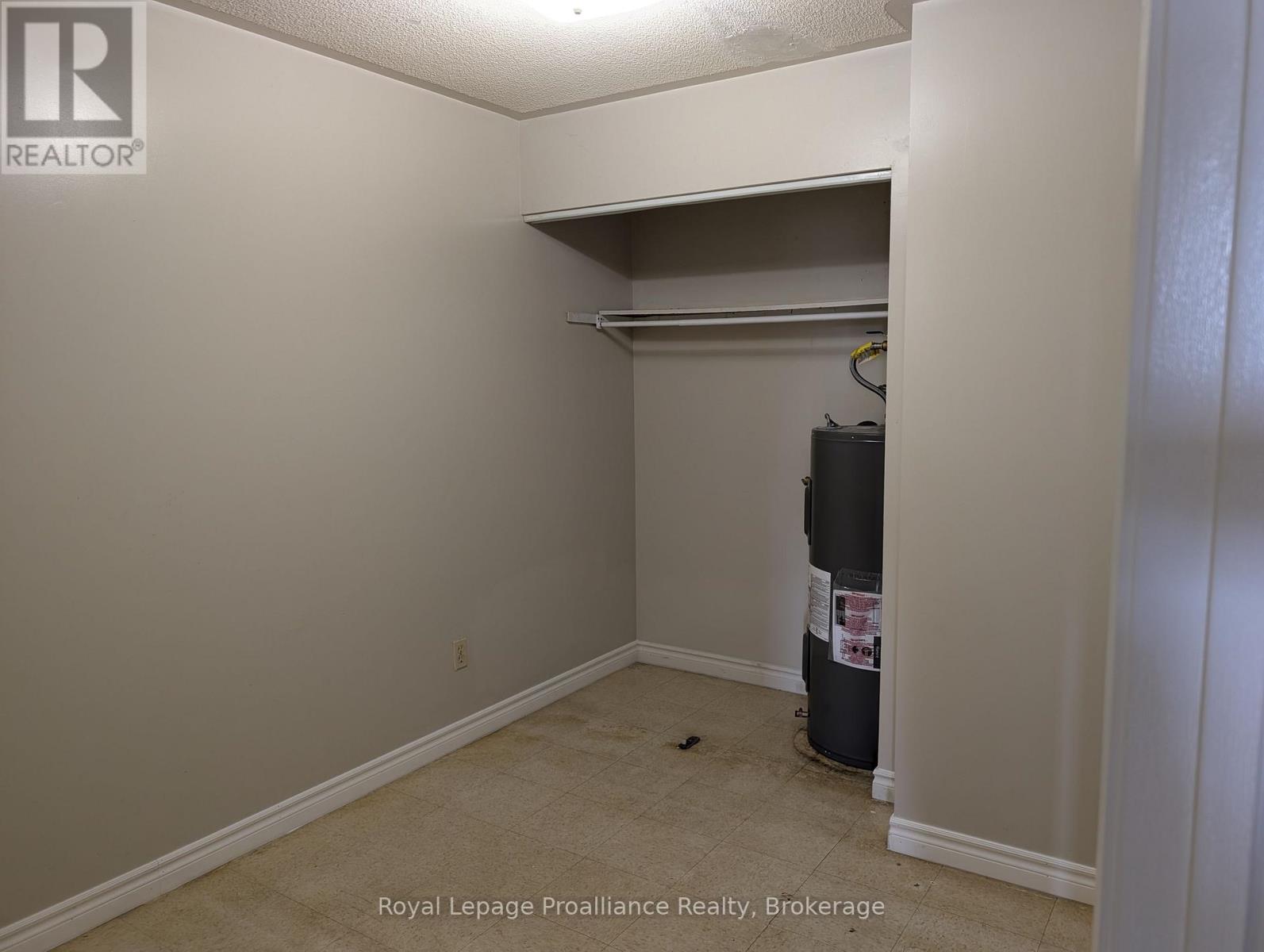 204 - 328 Aylmer Street, Peterborough, Ontario  K9H 3V6 - Photo 3 - X13714210