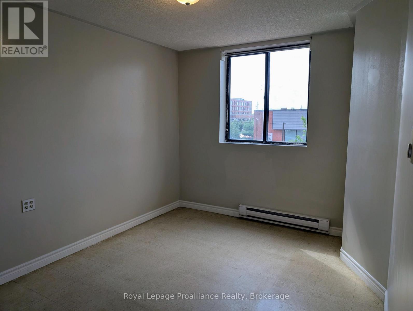 204 - 328 Aylmer Street, Peterborough, Ontario  K9H 3V6 - Photo 5 - X13714210