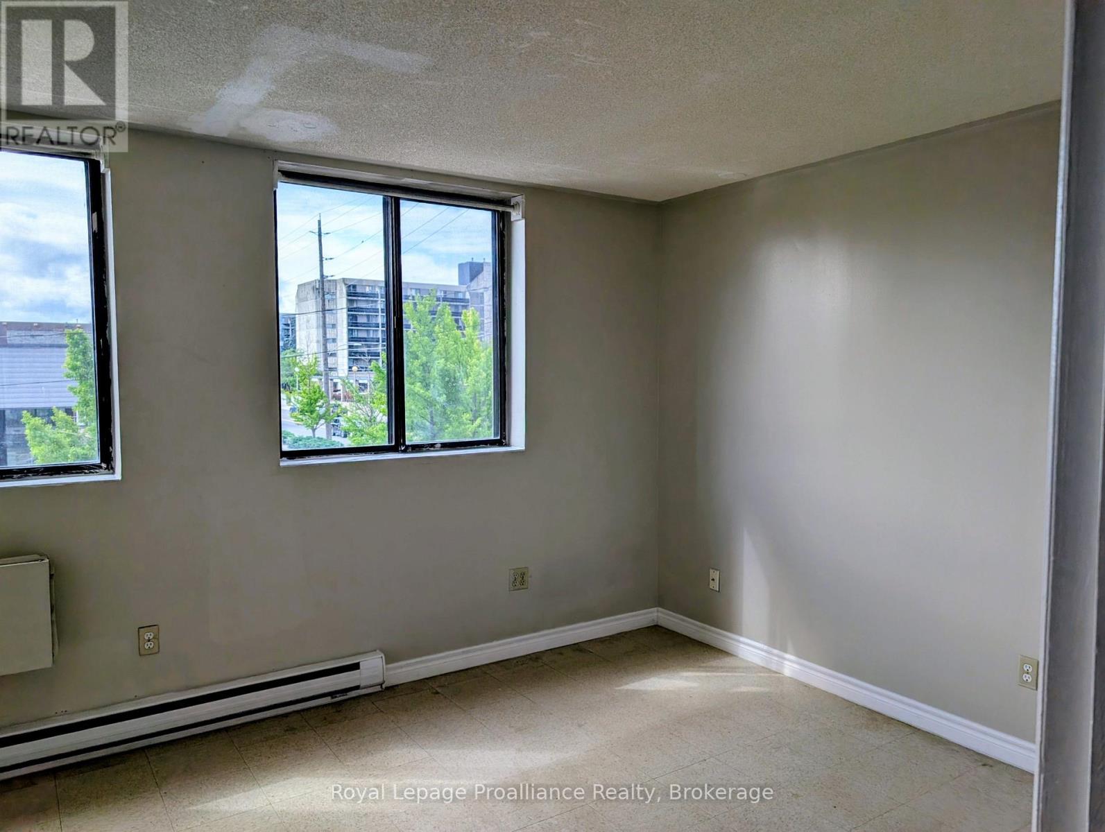 204 - 328 Aylmer Street, Peterborough, Ontario  K9H 3V6 - Photo 6 - X13714210