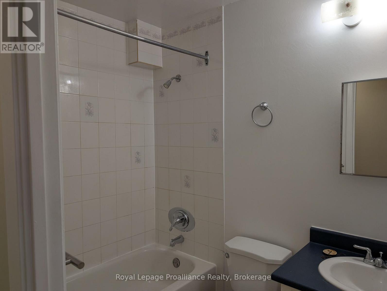 204 - 328 Aylmer Street, Peterborough, Ontario  K9H 3V6 - Photo 7 - X13714210