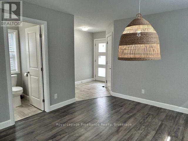 42 Dewal Place, Belleville, Ontario  K8P 0E5 - Photo 3 - X13714250