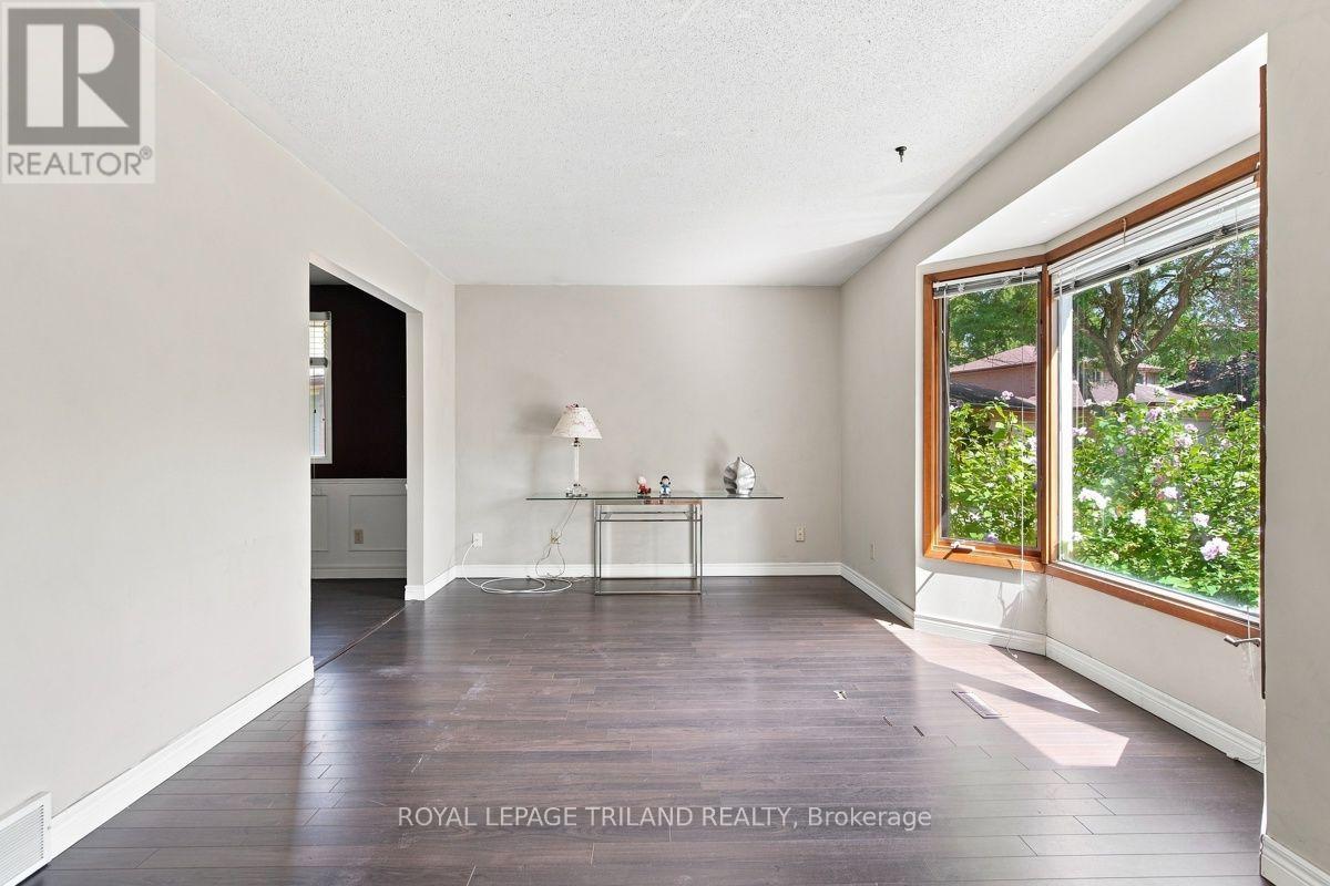 184 Chesham Place, London North, Ontario  N6G 3T7 - Photo 4 - X13714256