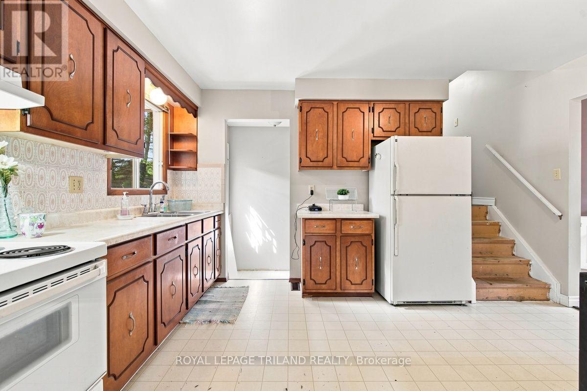 184 Chesham Place, London North, Ontario  N6G 3T7 - Photo 8 - X13714256