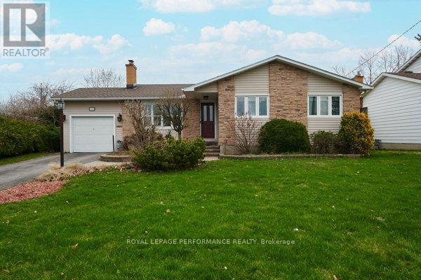 401 PHOENIX CRESCENT, Ottawa, Ontario