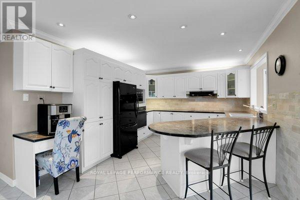 401 Phoenix Crescent, Ottawa, Ontario  K1E 1V6 - Photo 12 - X13714036