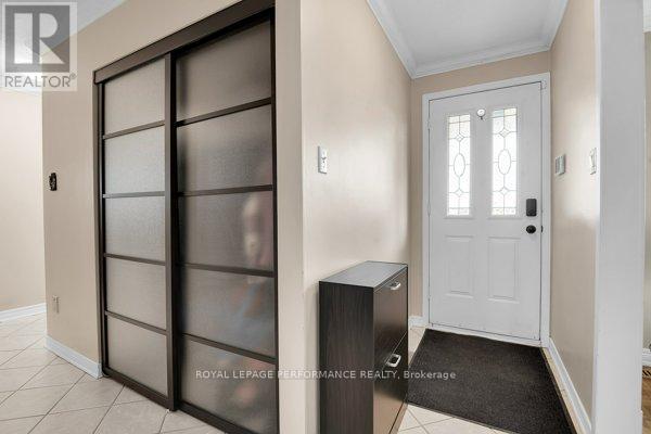 401 Phoenix Crescent, Ottawa, Ontario  K1E 1V6 - Photo 6 - X13714036