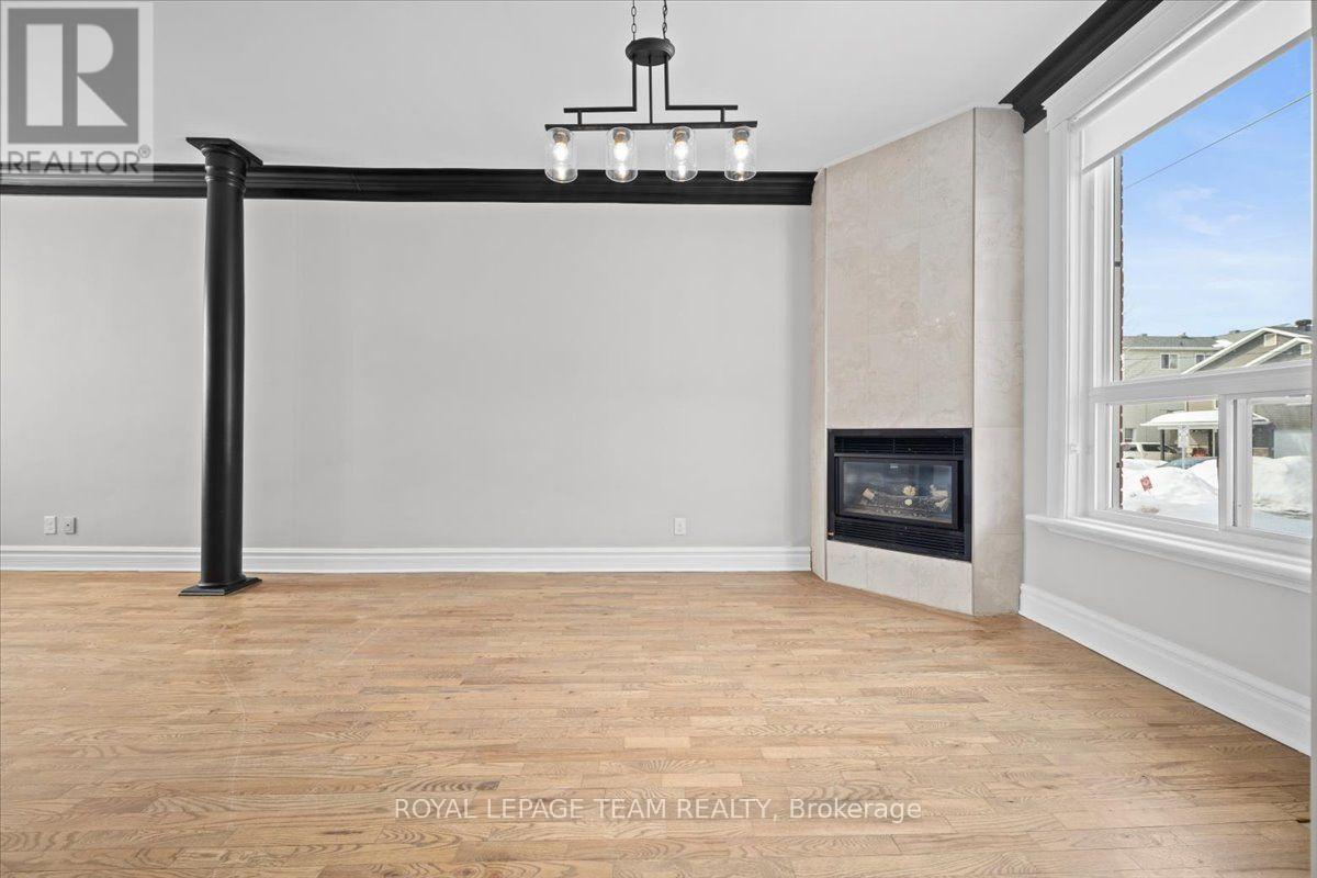 132 Elm Street, Ottawa, Ontario  K1R 6N5 - Photo 2 - X13714044