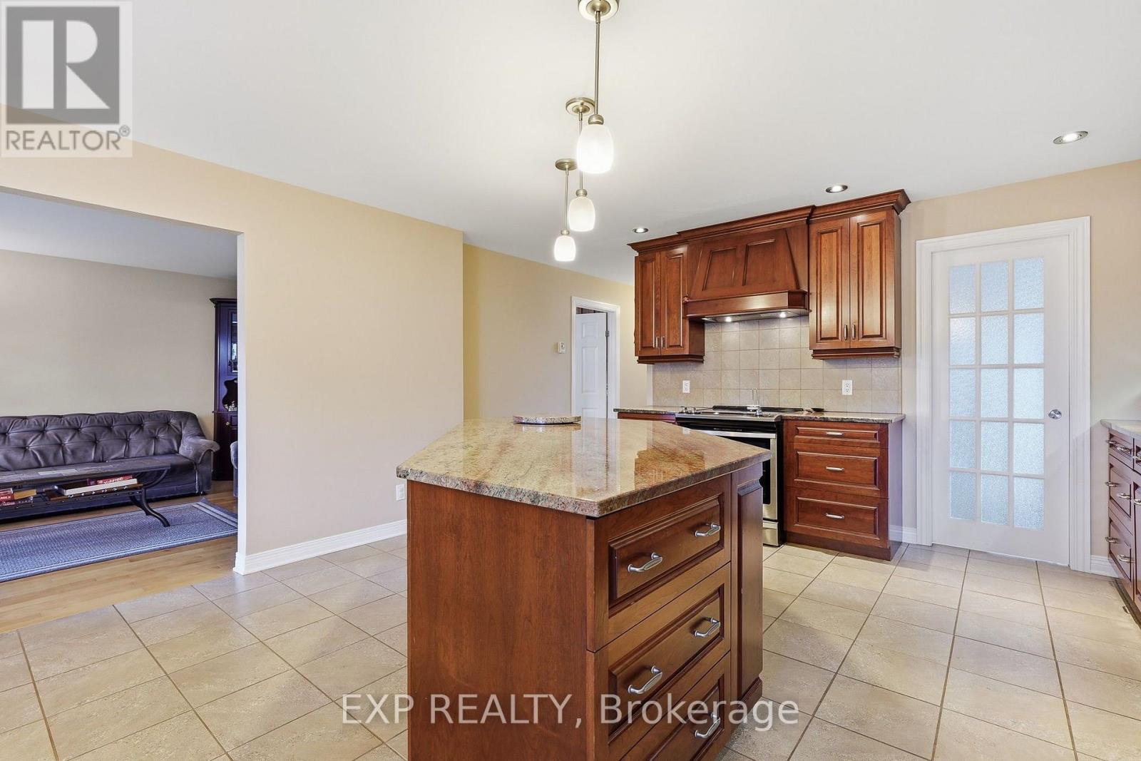 2465 Woods Street, Clarence-Rockland, Ontario  K4K 1J3 - Photo 13 - X13714272