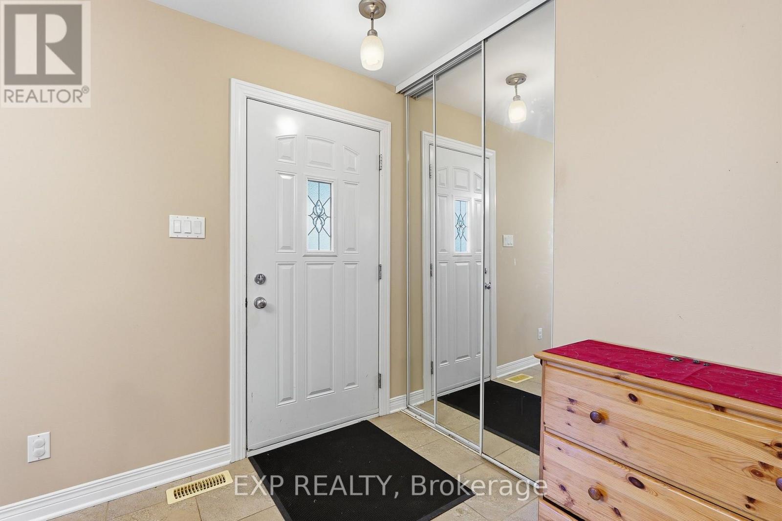 2465 Woods Street, Clarence-Rockland, Ontario  K4K 1J3 - Photo 3 - X13714272