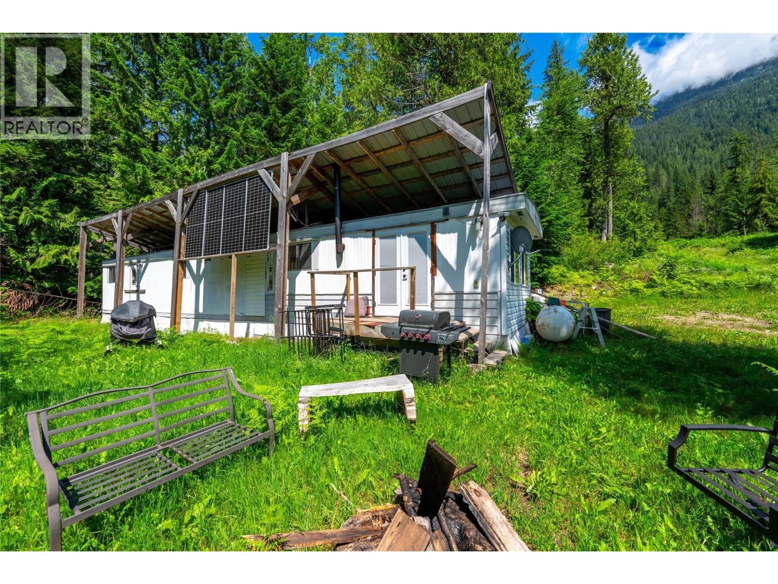 7455 19 Mile Road, Revelstoke, British Columbia  V0E 2S0 - Photo 13 - 10394776