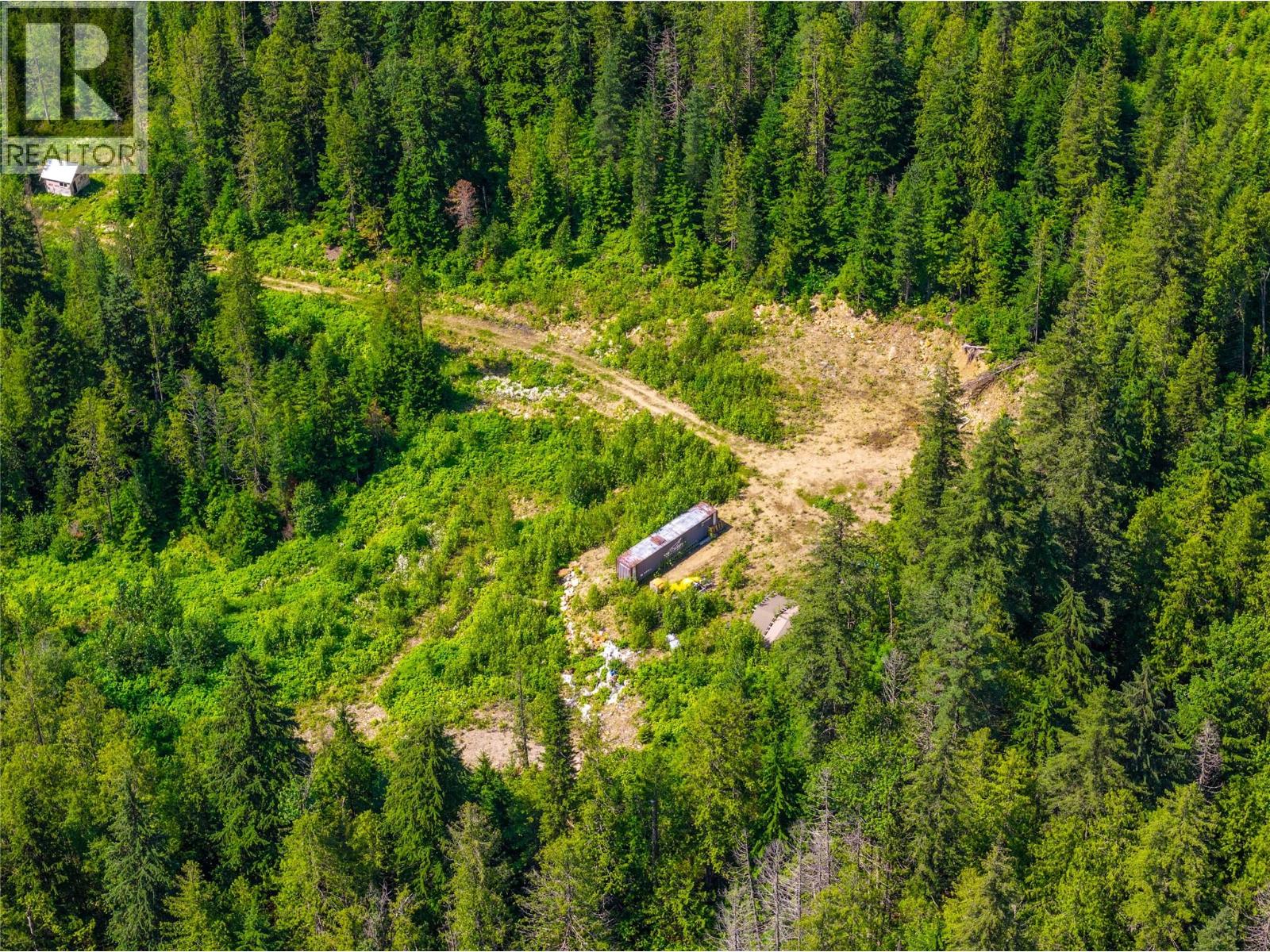 7455 19 Mile Road, Revelstoke, British Columbia
