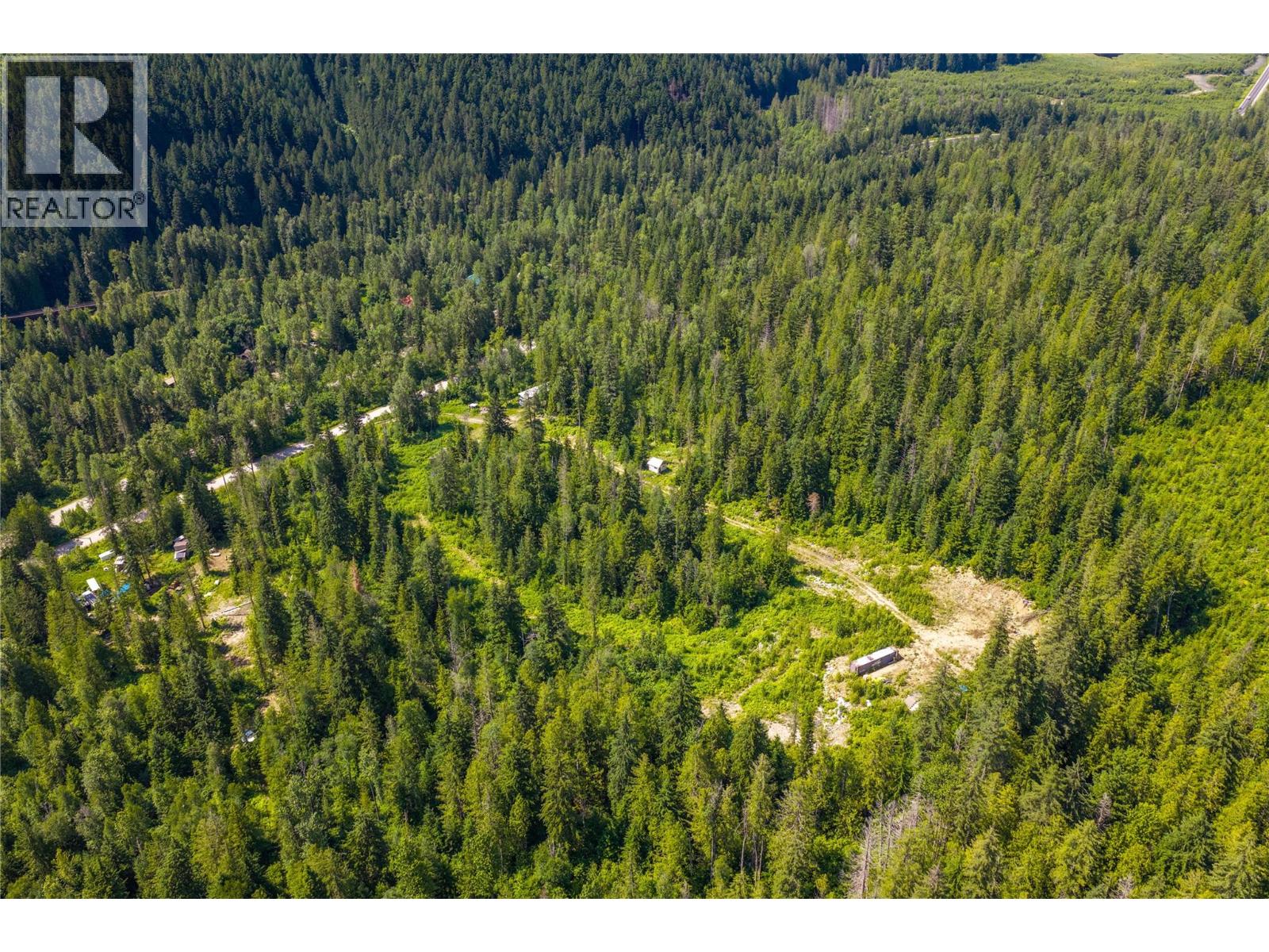 7455 19 Mile Road, Revelstoke, British Columbia  V0E 2S0 - Photo 9 - 10394776