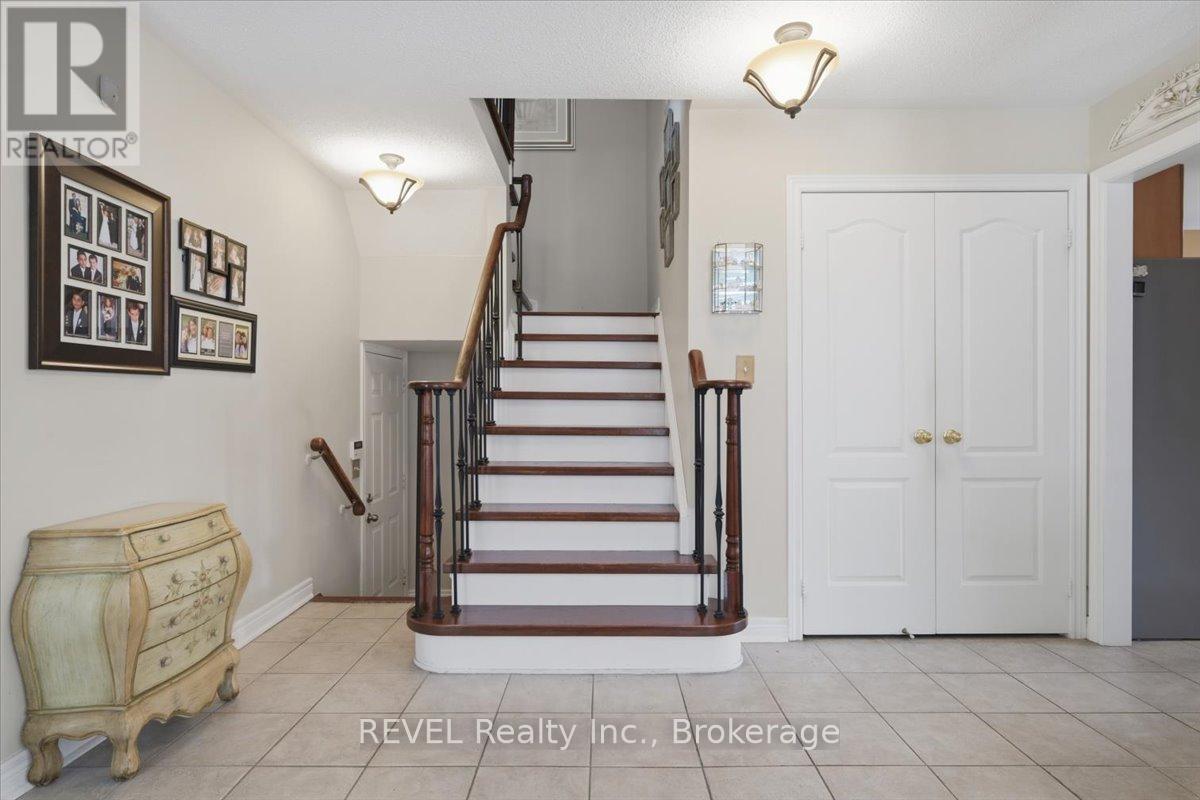 4819 Bloomburg Drive, Mississauga, Ontario  L5M 7K4 - Photo 21 - W13714086