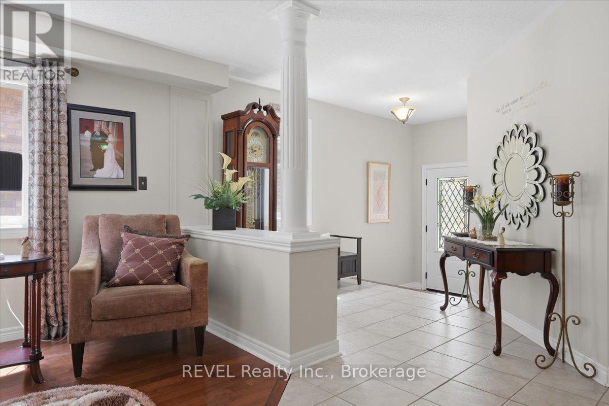 4819 Bloomburg Drive, Mississauga, Ontario  L5M 7K4 - Photo 6 - W13714086