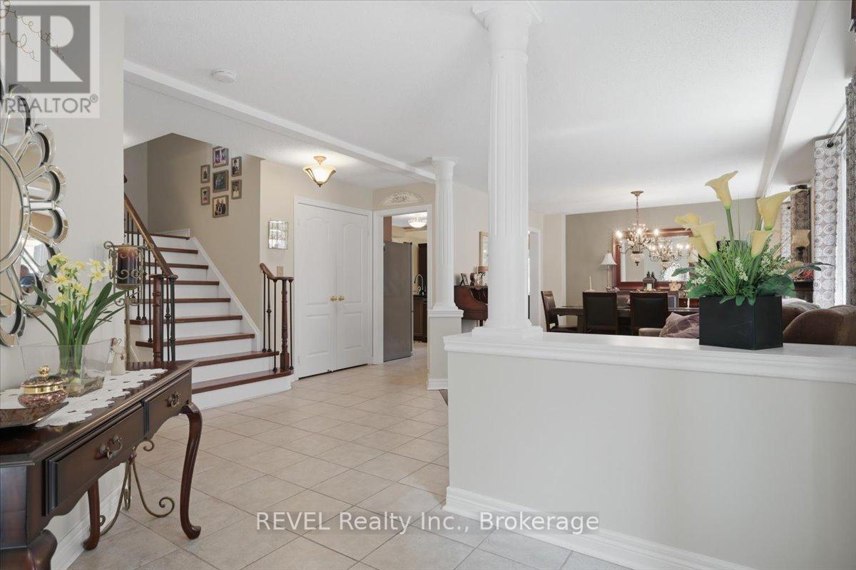 4819 Bloomburg Drive, Mississauga, Ontario  L5M 7K4 - Photo 7 - W13714086