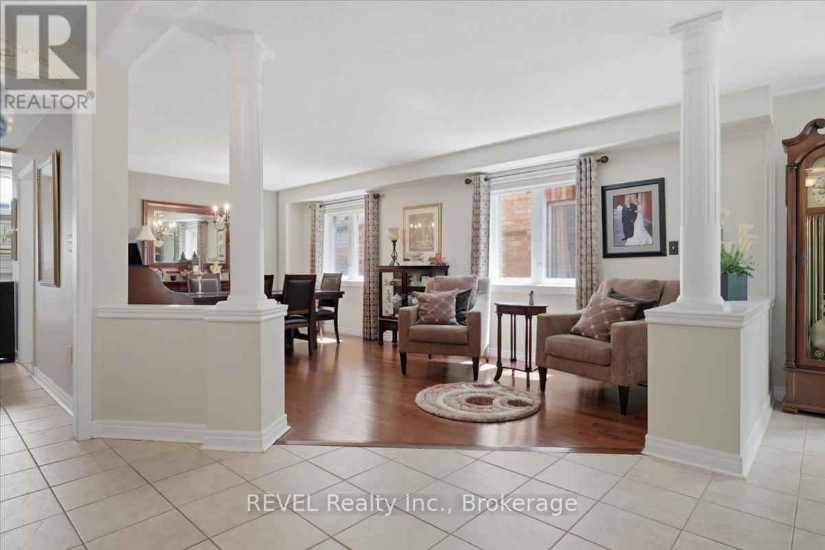 4819 Bloomburg Drive, Mississauga, Ontario  L5M 7K4 - Photo 8 - W13714086