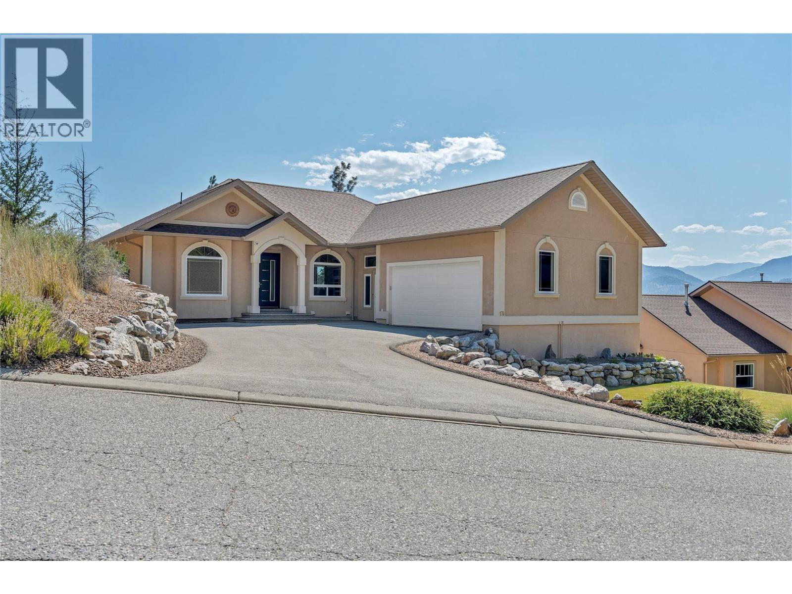 174 Christie Mountain Lane, Okanagan Falls, British Columbia  V0H 1R0 - Photo 3 - 10394919