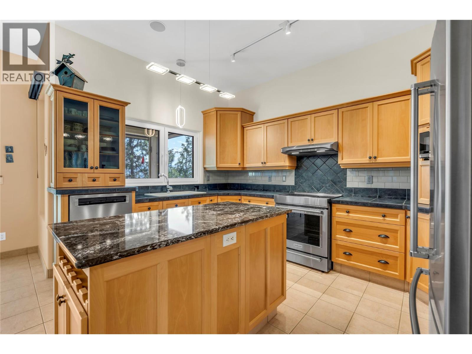 174 Christie Mountain Lane, Okanagan Falls, British Columbia  V0H 1R0 - Photo 14 - 10394919