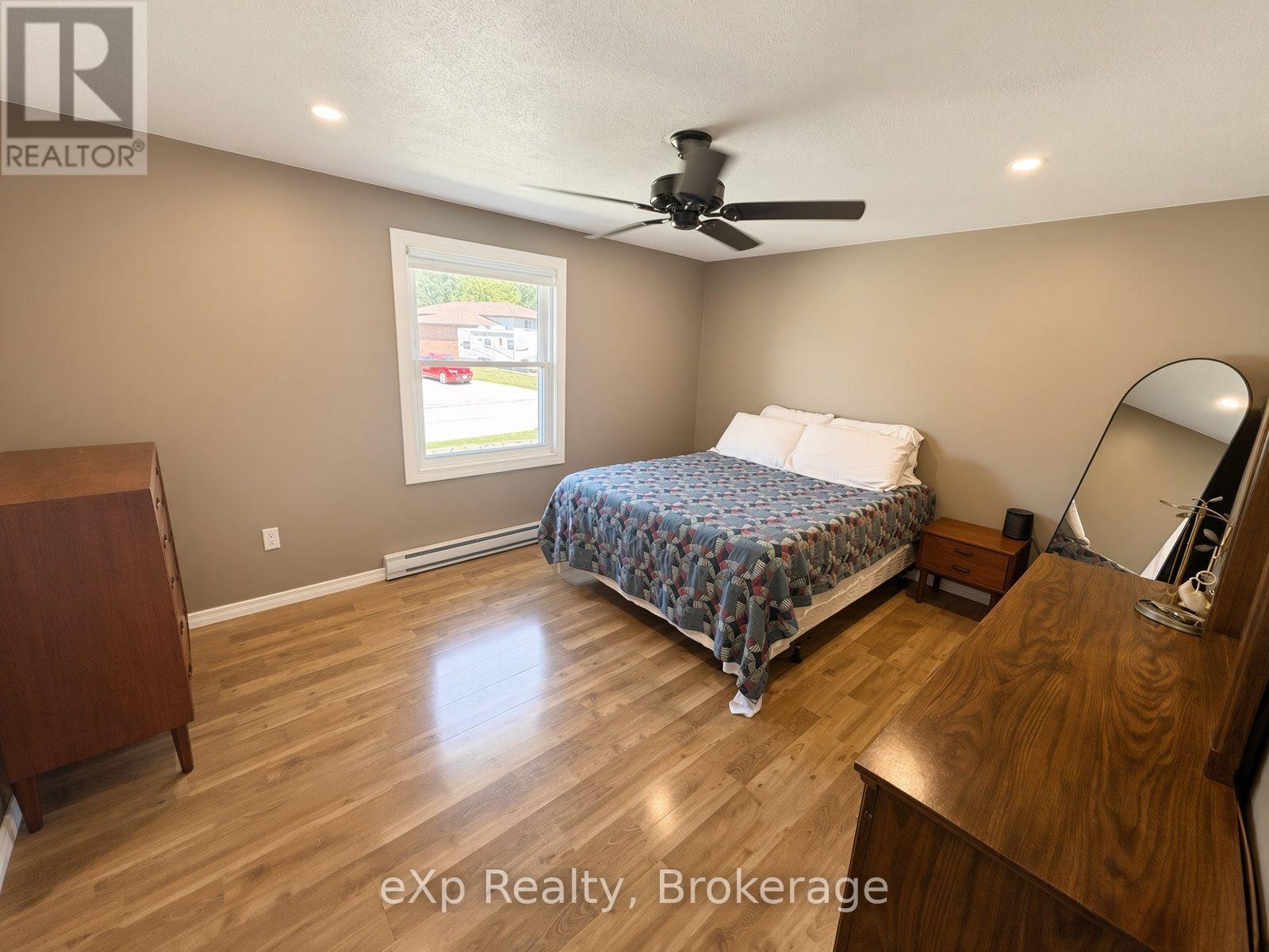 23 Valleyside Drive, Brockton, Ontario  N0G 2V0 - Photo 15 - X13706580