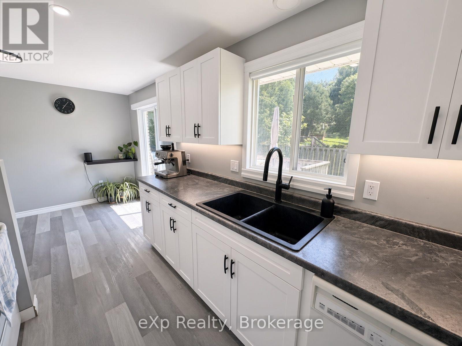23 Valleyside Drive, Brockton, Ontario  N0G 2V0 - Photo 8 - X13706580