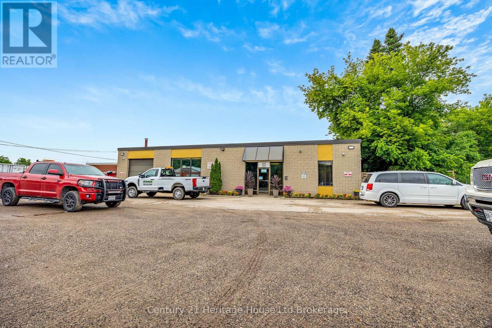 905 Dufferin Street, Woodstock, Ontario  N4S 1Y8 - Photo 2 - X13714276