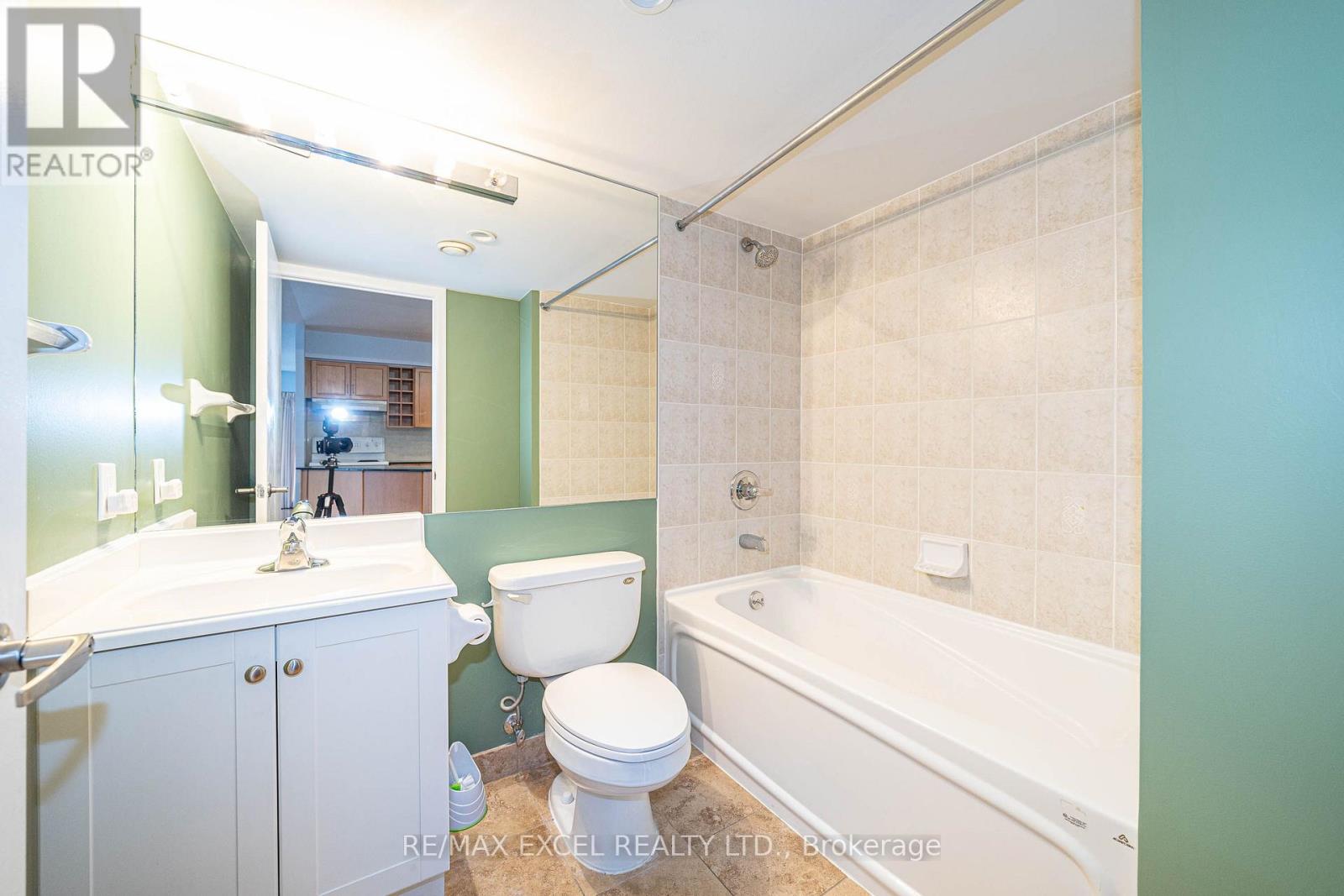 2108 - 210 Victoria Street, Toronto, Ontario  M5B 2R3 - Photo 15 - C13714124