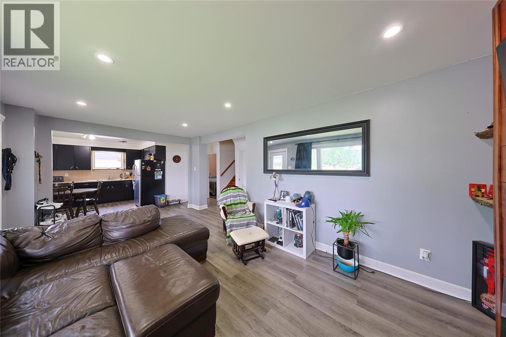808 Rosedale Avenue, Sarnia, Ontario  N7V 2A3 - Photo 12 - 26020863