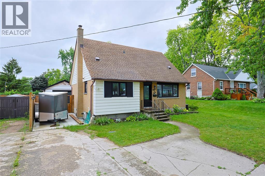 808 Rosedale Avenue, Sarnia, Ontario  N7V 2A3 - Photo 2 - 26020863