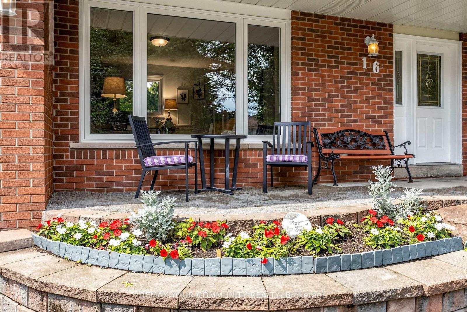 16 Ramsay Street, East Gwillimbury, Ontario  L9N 1G4 - Photo 2 - N13714018
