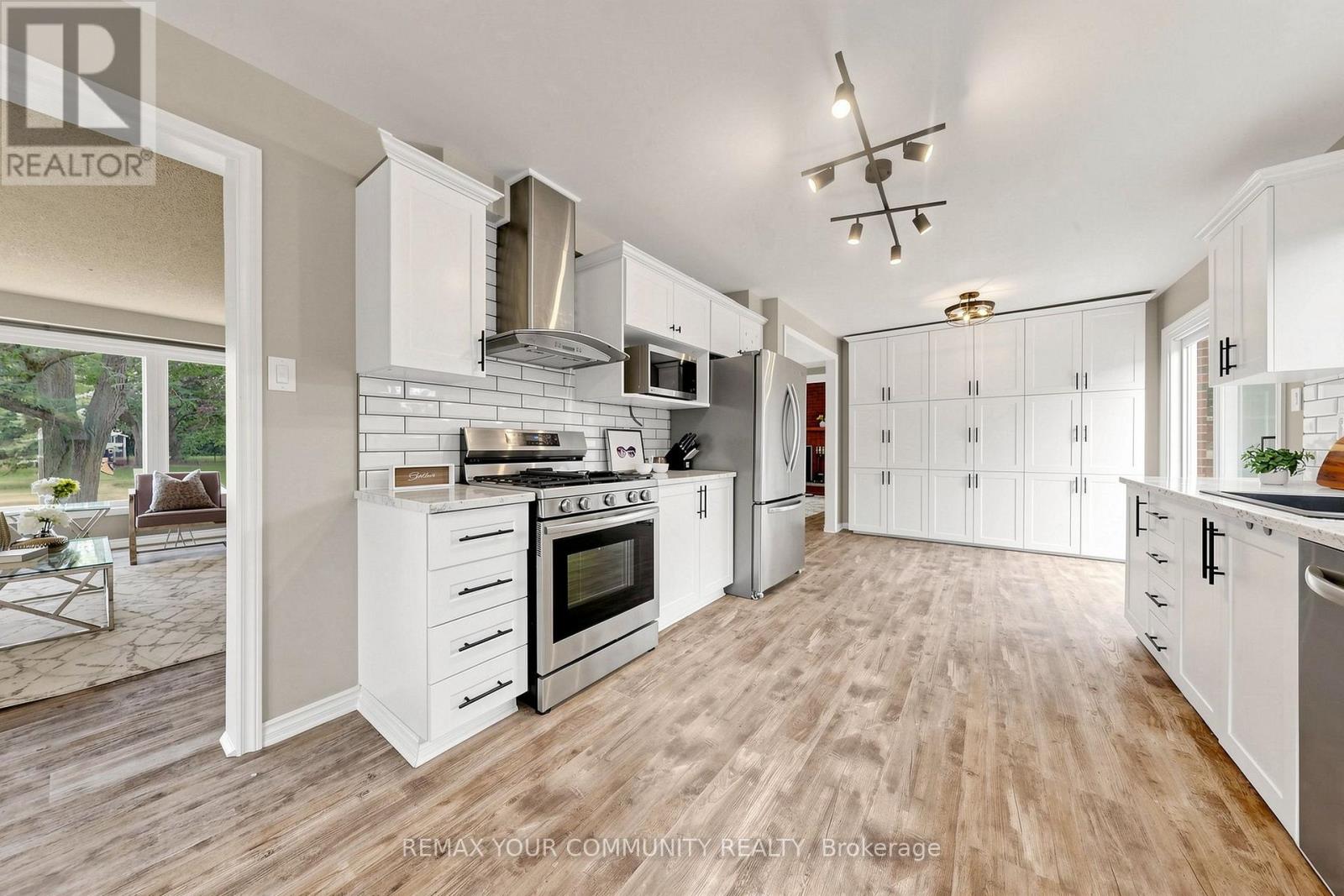 16 Ramsay Street, East Gwillimbury, Ontario  L9N 1G4 - Photo 8 - N13714018