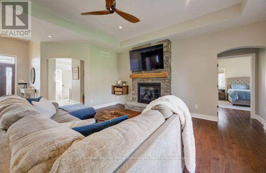 354 Westwood Drive, Brockton, Ontario  N0G 2V0 - Photo 13 - X13714074