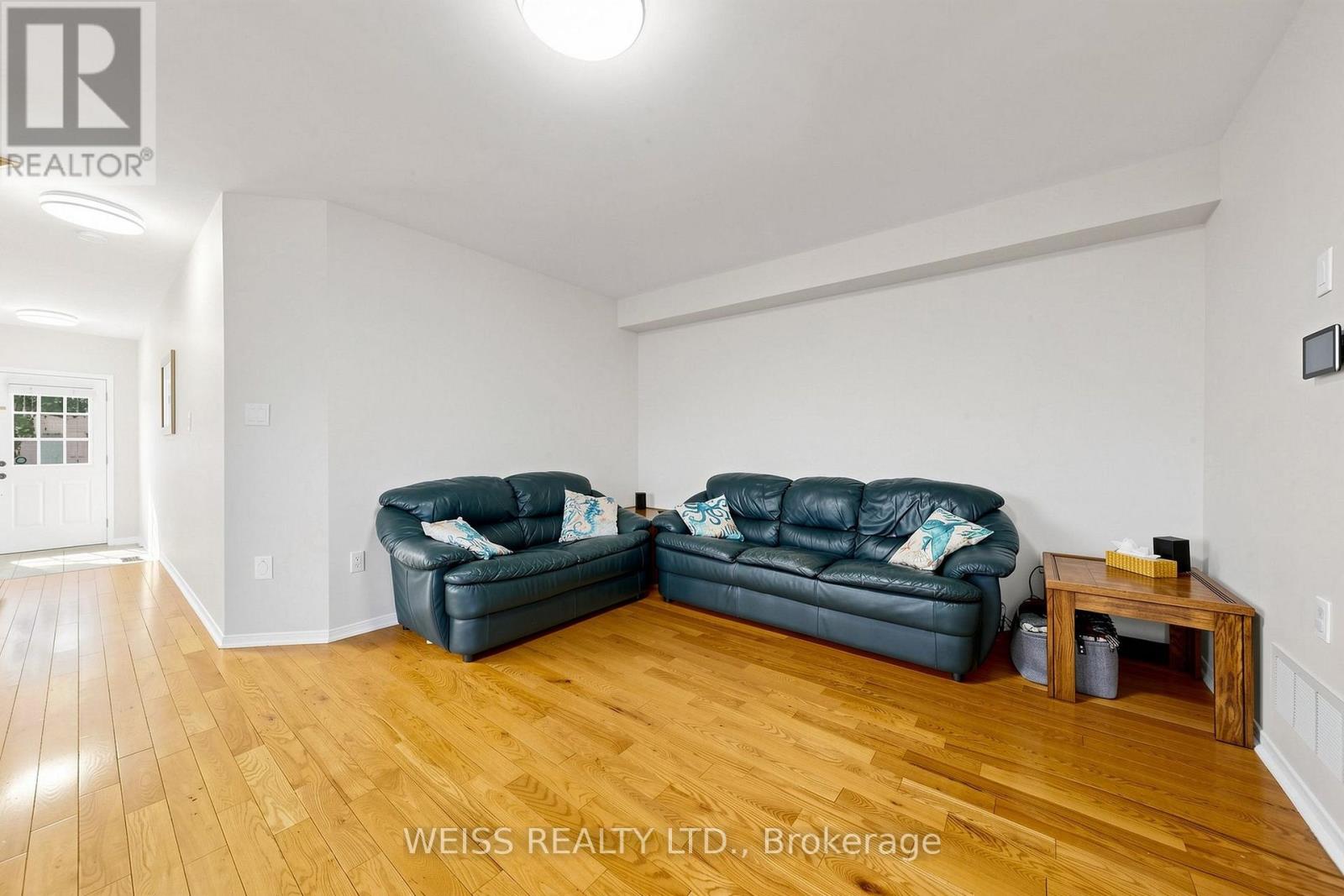 31 - 5260 Mcfarren Boulevard, Mississauga, Ontario  L5M 7J1 - Photo 3 - W13714022