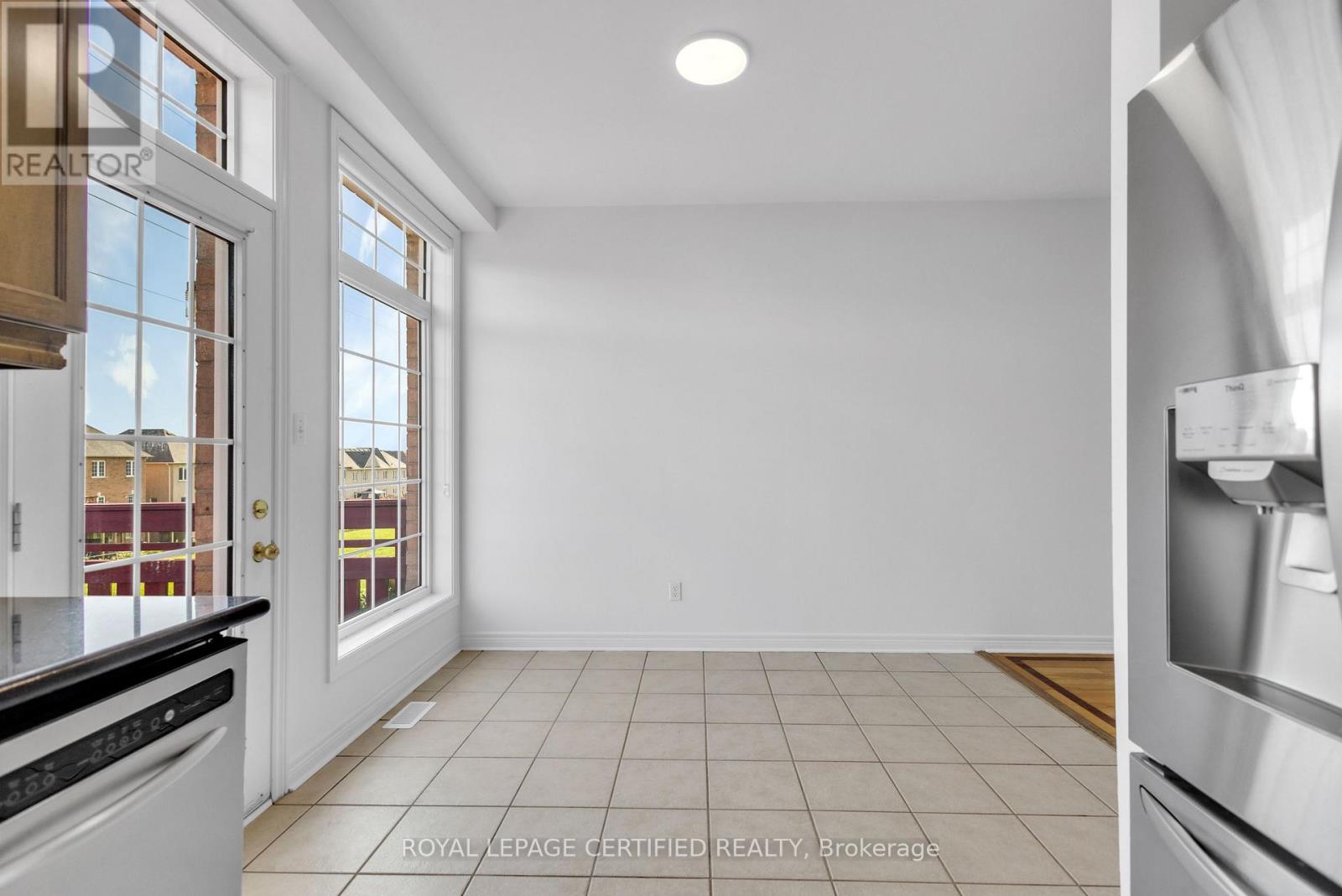 56 Pefferlaw Circle, Brampton, Ontario  L6Y 0K1 - Photo 11 - W13714082
