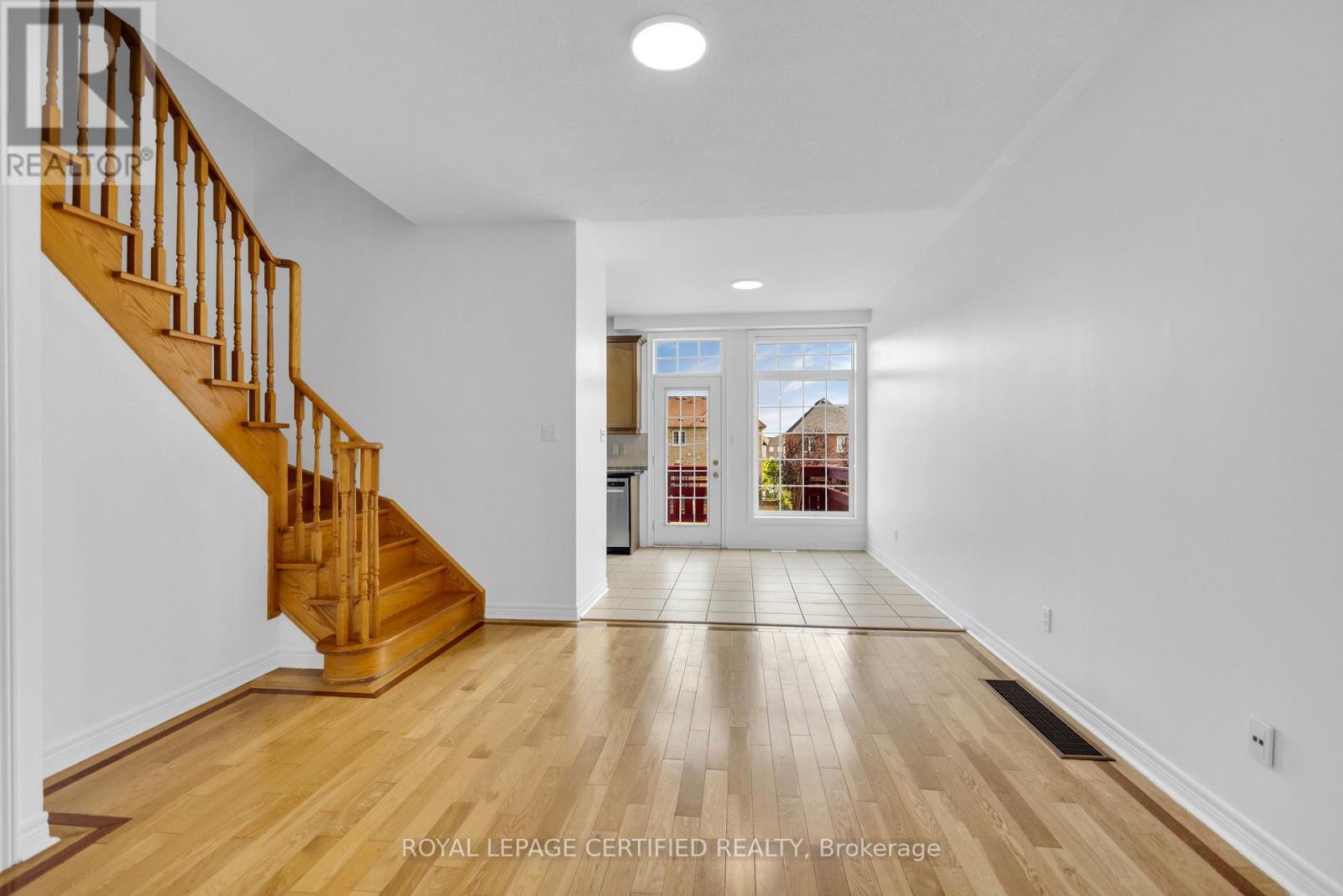 56 Pefferlaw Circle, Brampton, Ontario  L6Y 0K1 - Photo 8 - W13714082