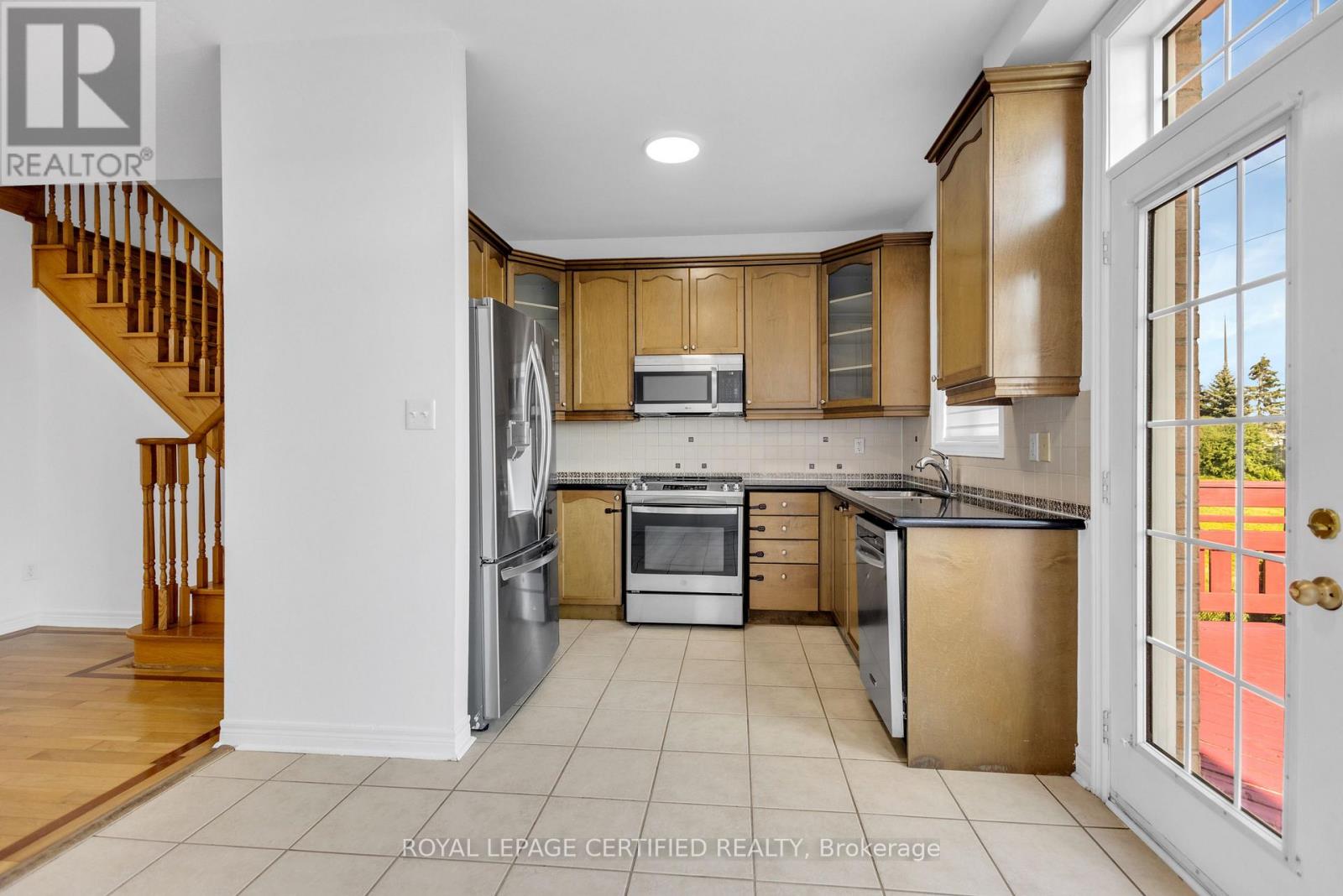 56 Pefferlaw Circle, Brampton, Ontario  L6Y 0K1 - Photo 9 - W13714082