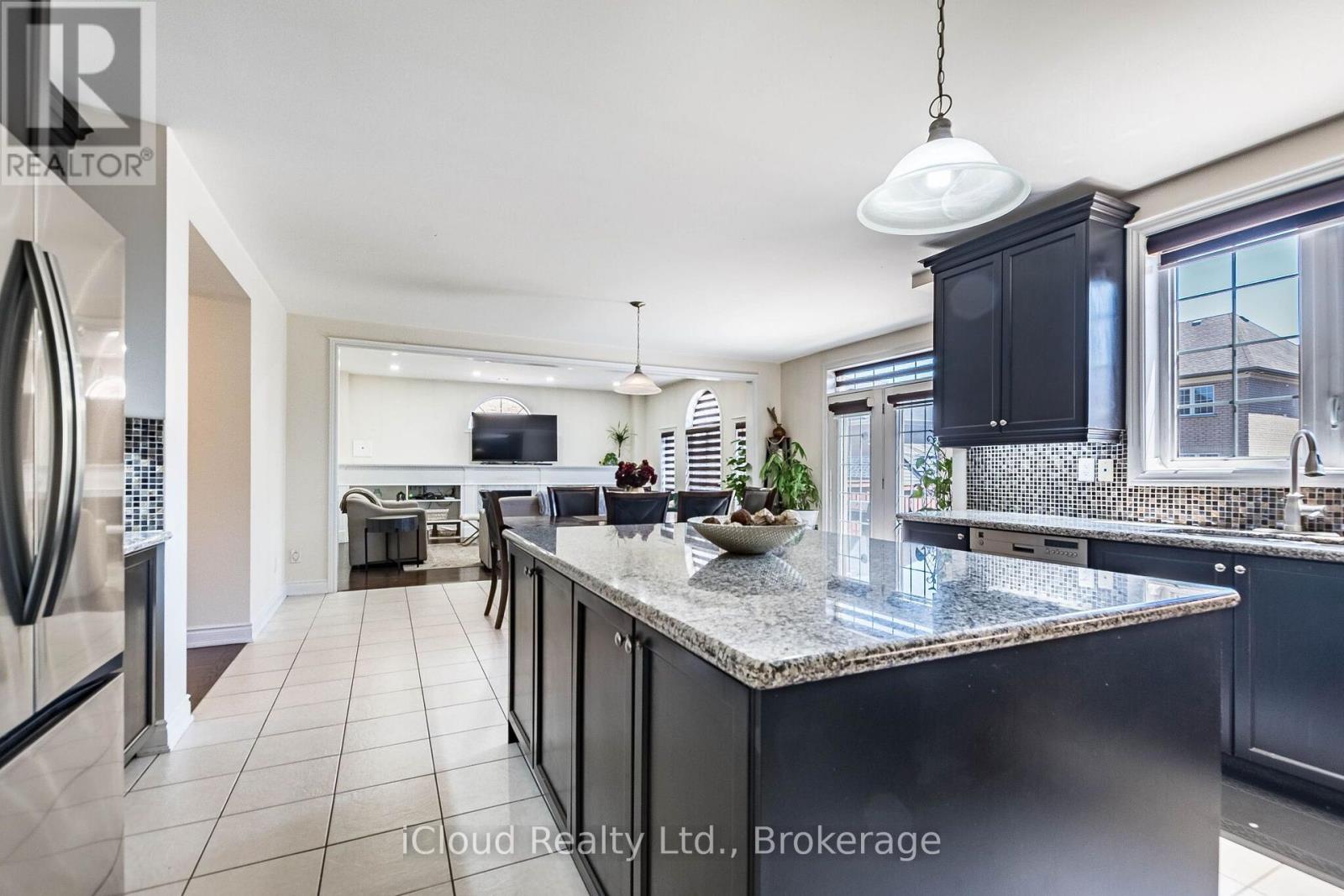 14 Solstice Street, Brampton, Ontario  L6P 3T5 - Photo 17 - W13714090
