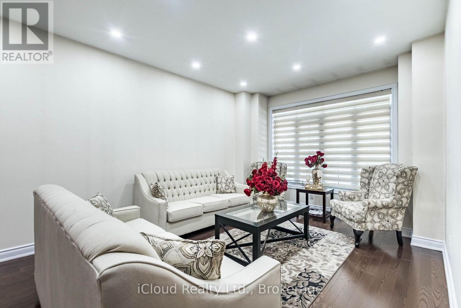 14 Solstice Street, Brampton, Ontario  L6P 3T5 - Photo 6 - W13714090