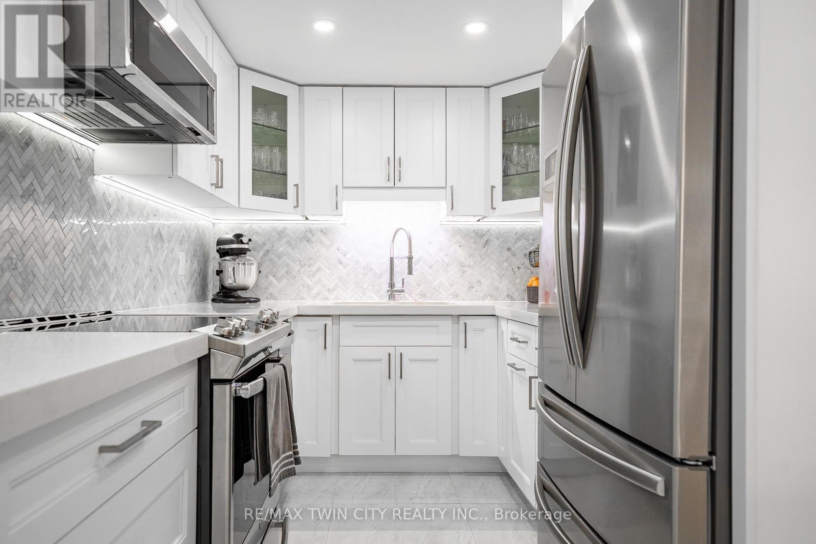 A32 - 288 Mill Road, Toronto, Ontario  M9C 4X7 - Photo 15 - W13714102