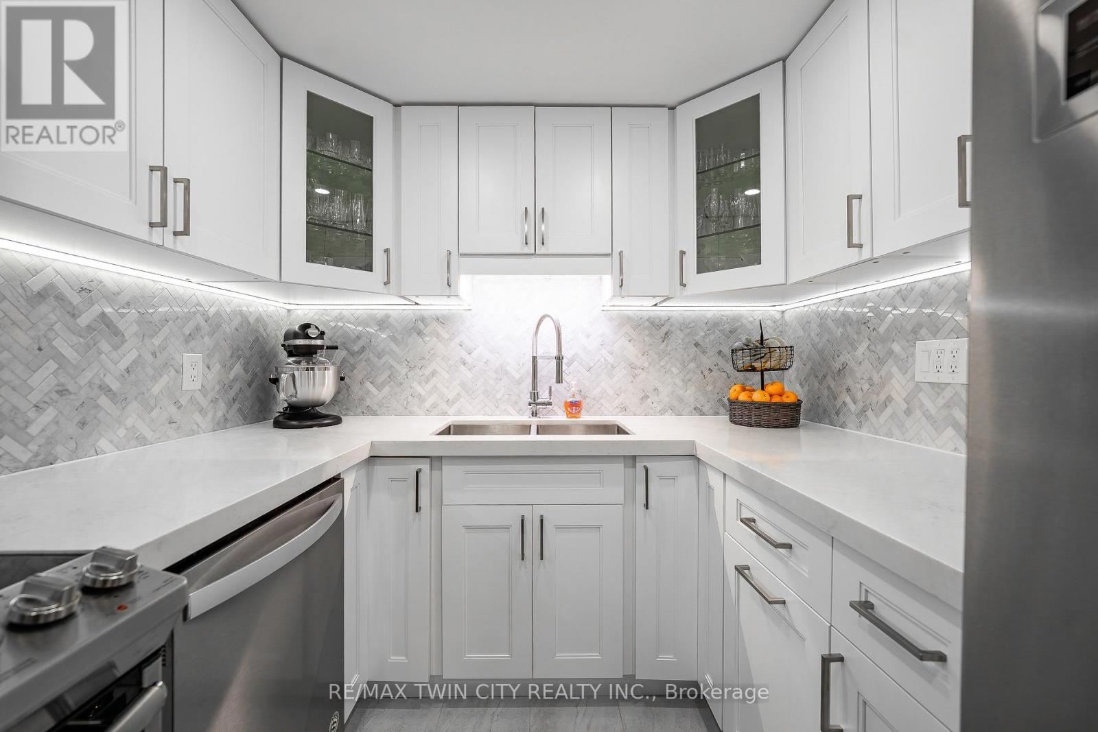 A32 - 288 Mill Road, Toronto, Ontario  M9C 4X7 - Photo 16 - W13714102