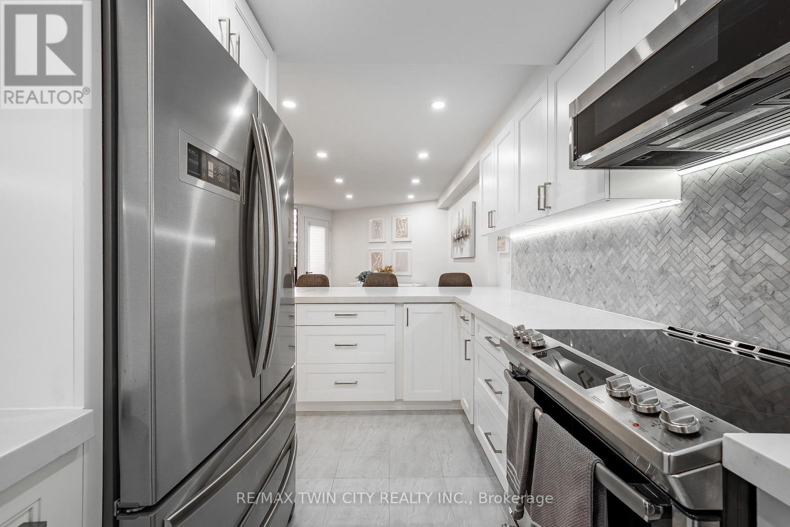 A32 - 288 Mill Road, Toronto, Ontario  M9C 4X7 - Photo 18 - W13714102