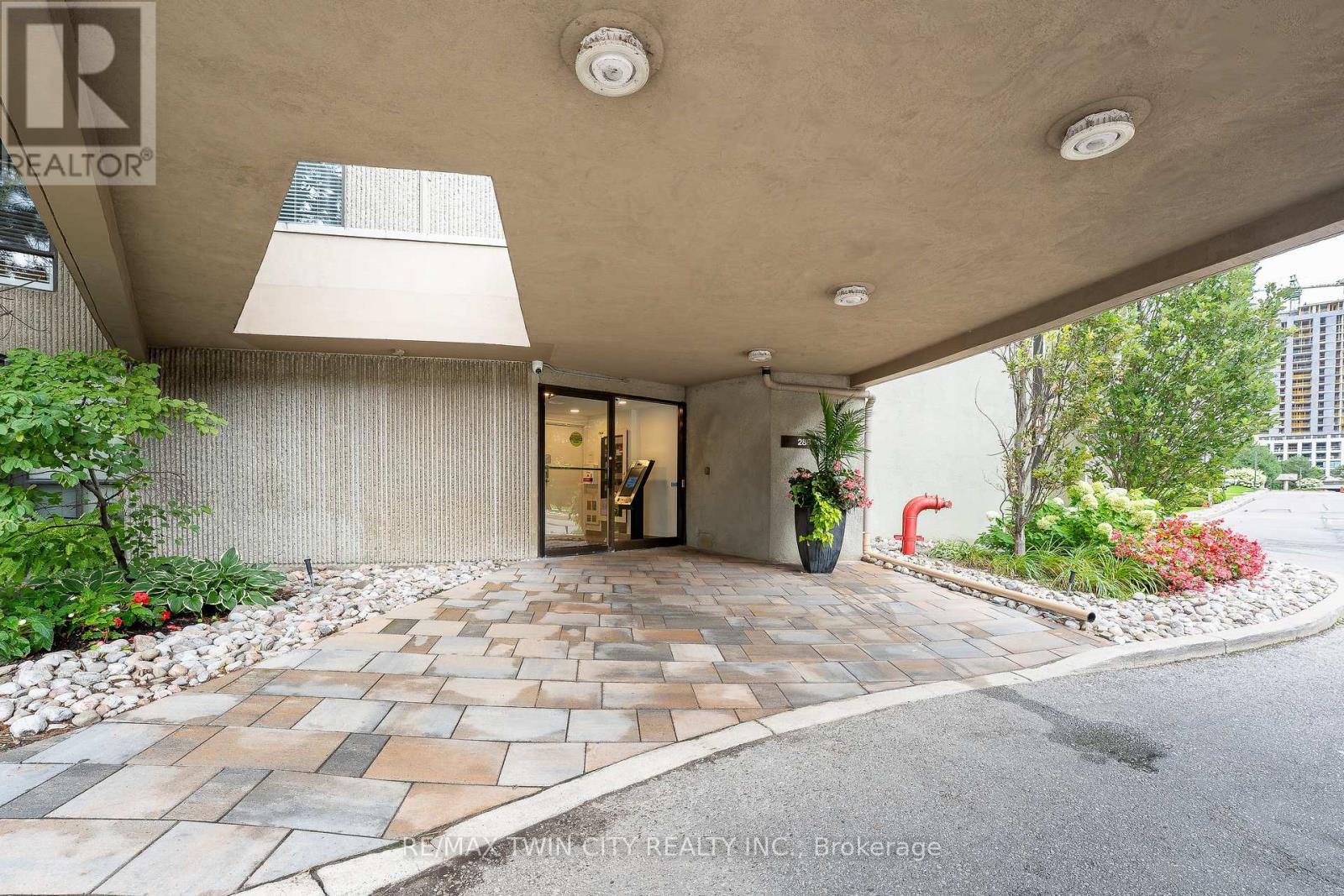 A32 - 288 Mill Road, Toronto, Ontario  M9C 4X7 - Photo 2 - W13714102