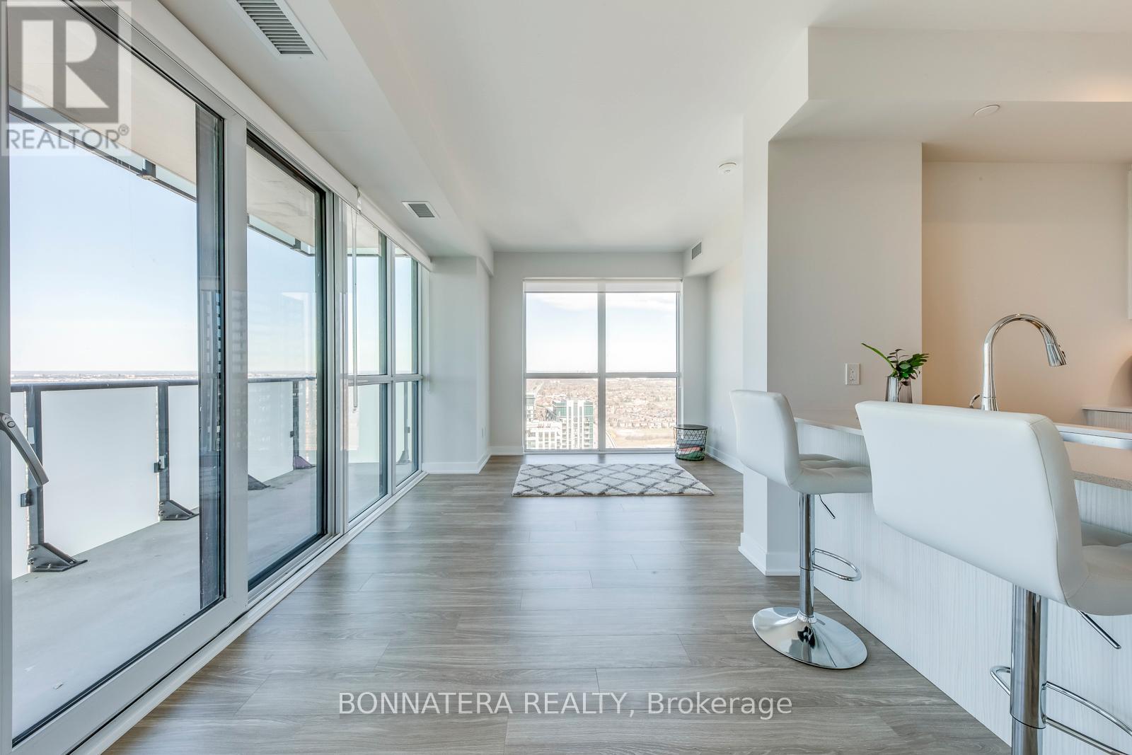 3008 - 430 Square One Drive W, Mississauga, Ontario  L5B 0L6 - Photo 15 - W13714118