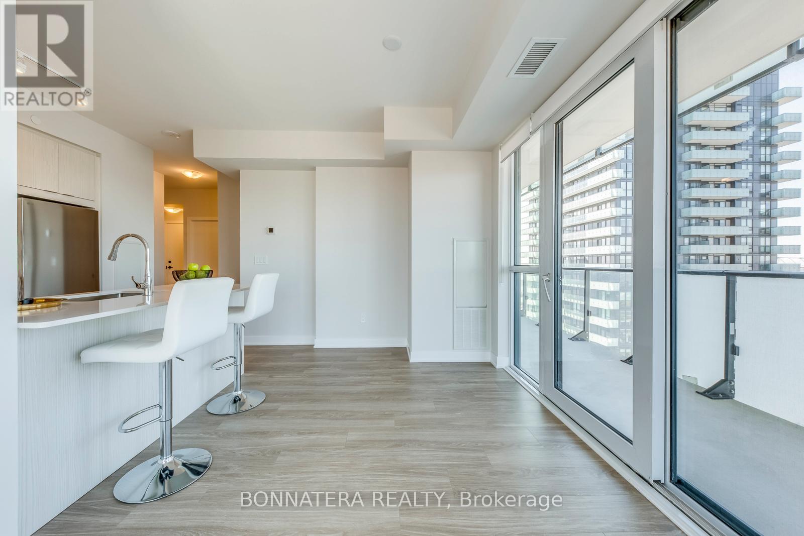 3008 - 430 Square One Drive W, Mississauga, Ontario  L5B 0L6 - Photo 17 - W13714118