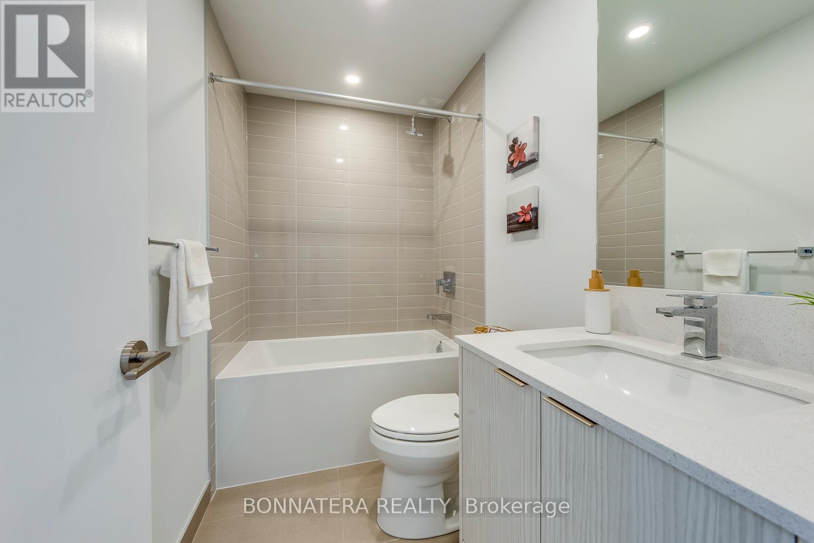 3008 - 430 Square One Drive W, Mississauga, Ontario  L5B 0L6 - Photo 32 - W13714118