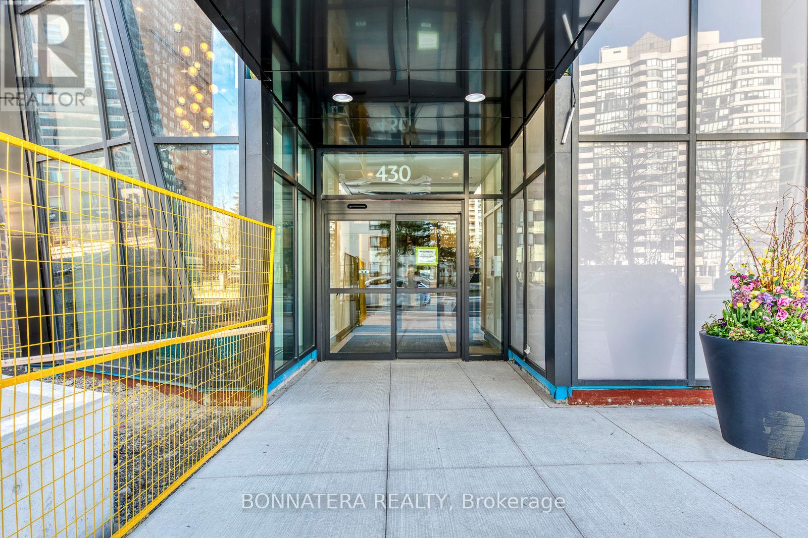 3008 - 430 Square One Drive W, Mississauga, Ontario  L5B 0L6 - Photo 4 - W13714118