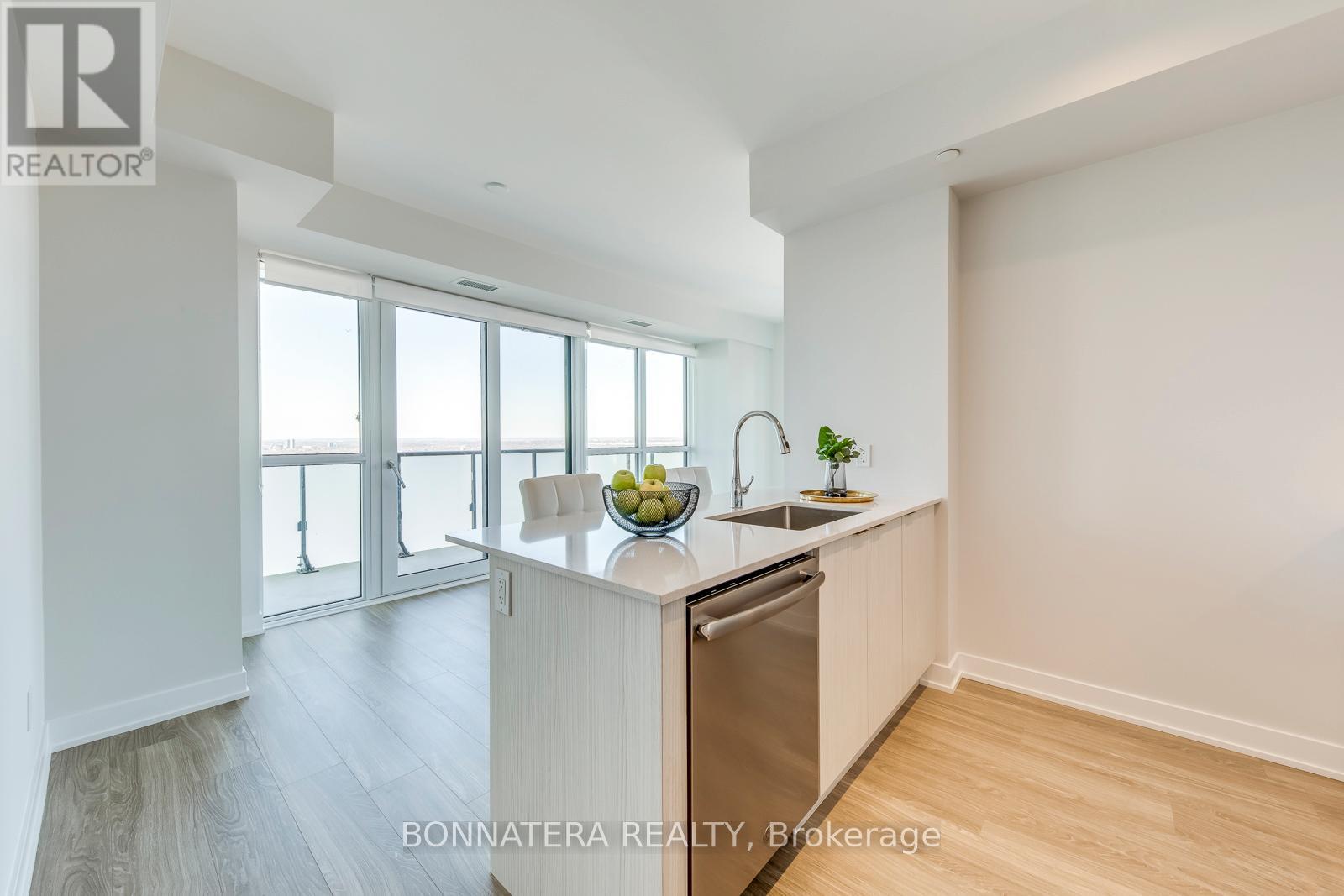 3008 - 430 Square One Drive W, Mississauga, Ontario  L5B 0L6 - Photo 8 - W13714118