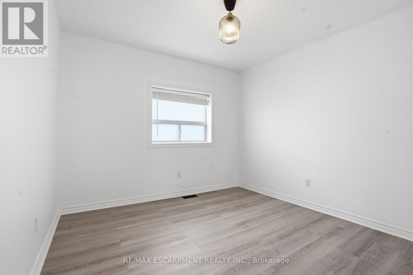 1049 Glencairn Avenue, Toronto, Ontario  M6B 2B1 - Photo 18 - W13714192