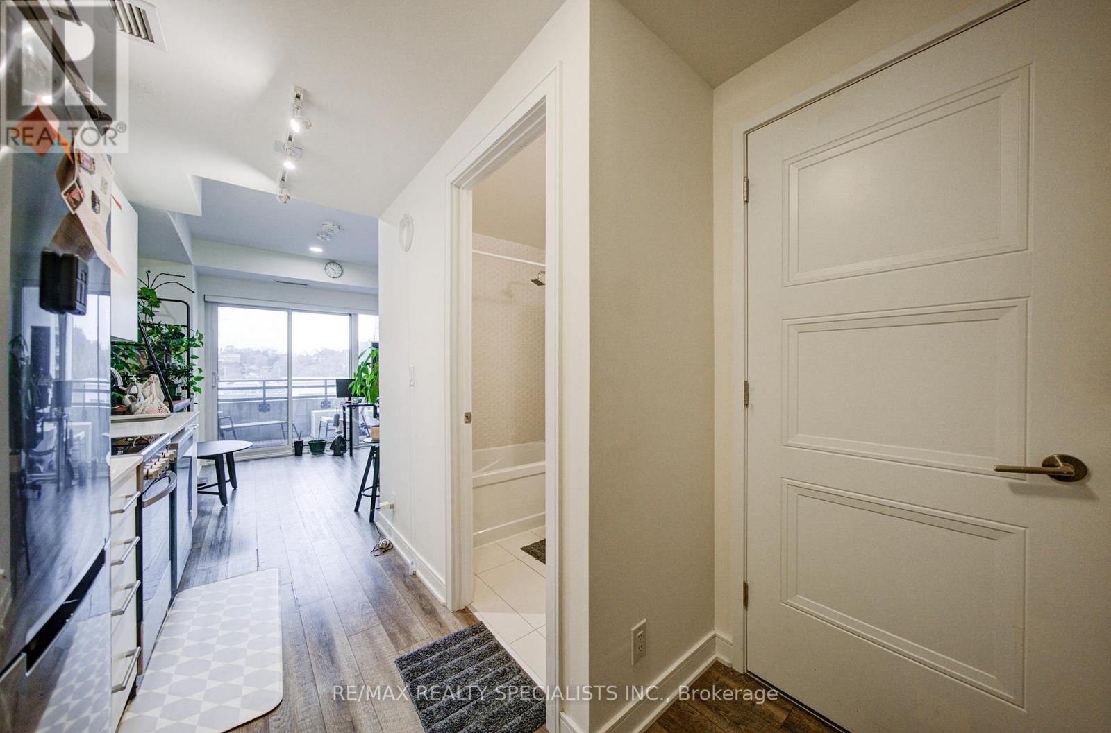 505 - 1 Neighbourhood Lane, Toronto, Ontario  M8Y 0C7 - Photo 5 - W13714222