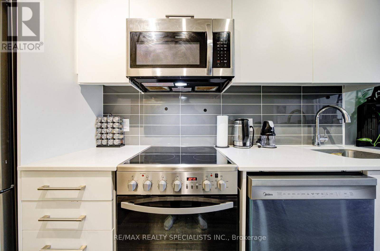 505 - 1 Neighbourhood Lane, Toronto, Ontario  M8Y 0C7 - Photo 7 - W13714222